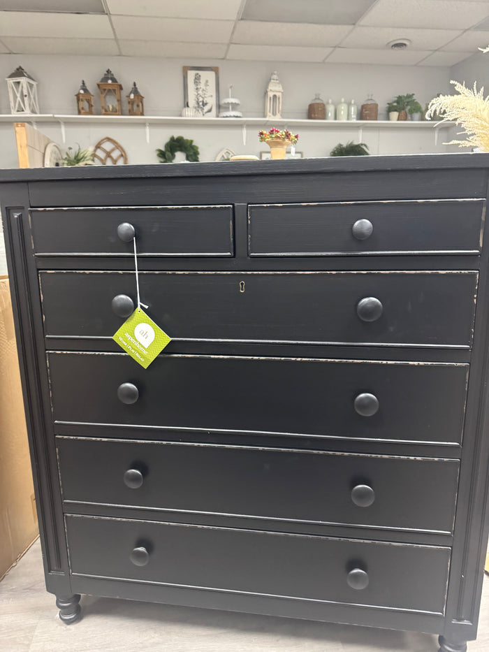 Black poster bed