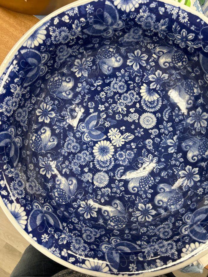 Blue and white porcelain bow floral and butter butterflies