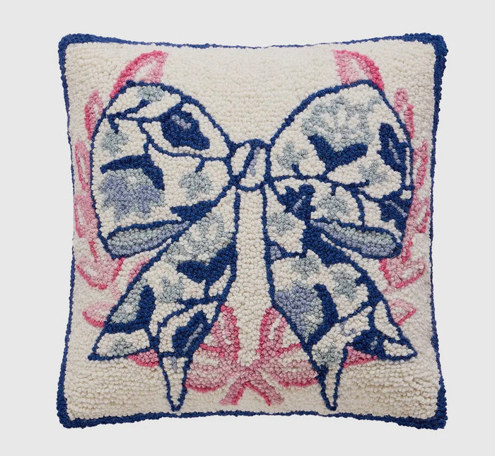 Chinoiserie Bow
Hook Pillow
