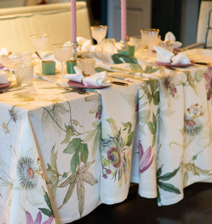 Granadilla Tablecloth Round