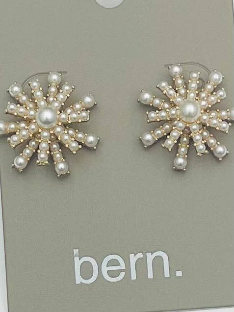 Holiday Burst Stud (pearl) BER772