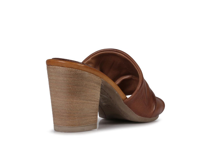 Larisia Mules - Cuoio