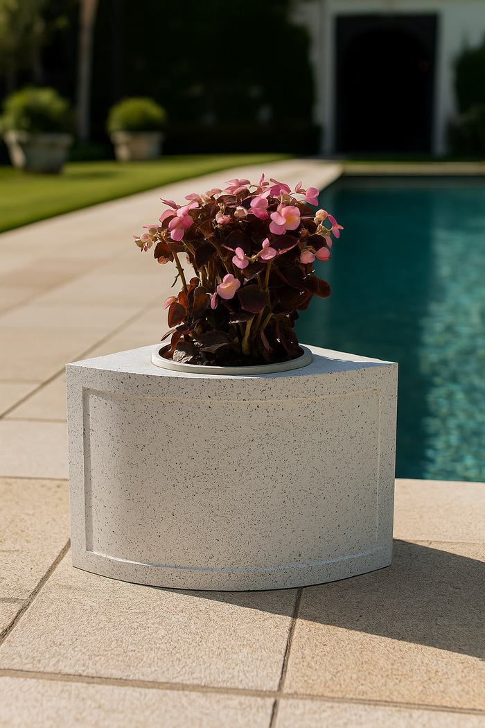Greenri Loopix indoor & outdoor planter - product view 4