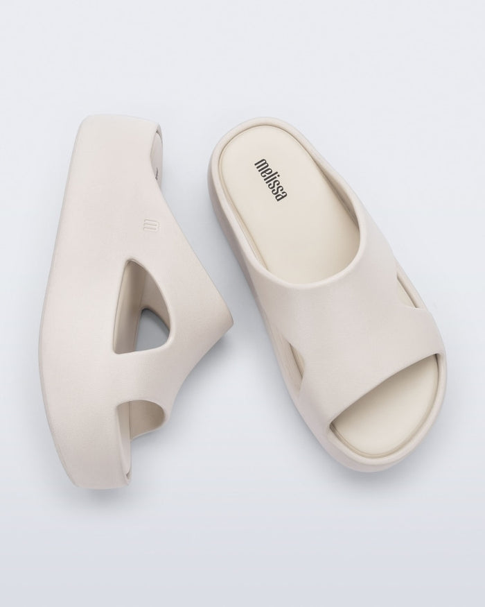 Melissa Free Cut Out Platform - Beige