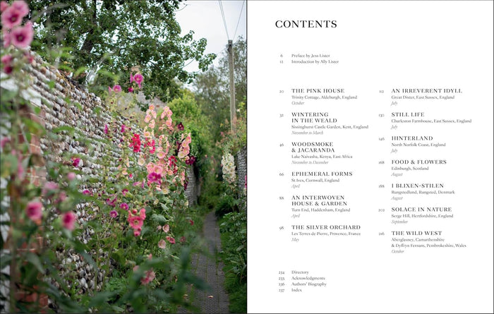 Naturalistic Flowers