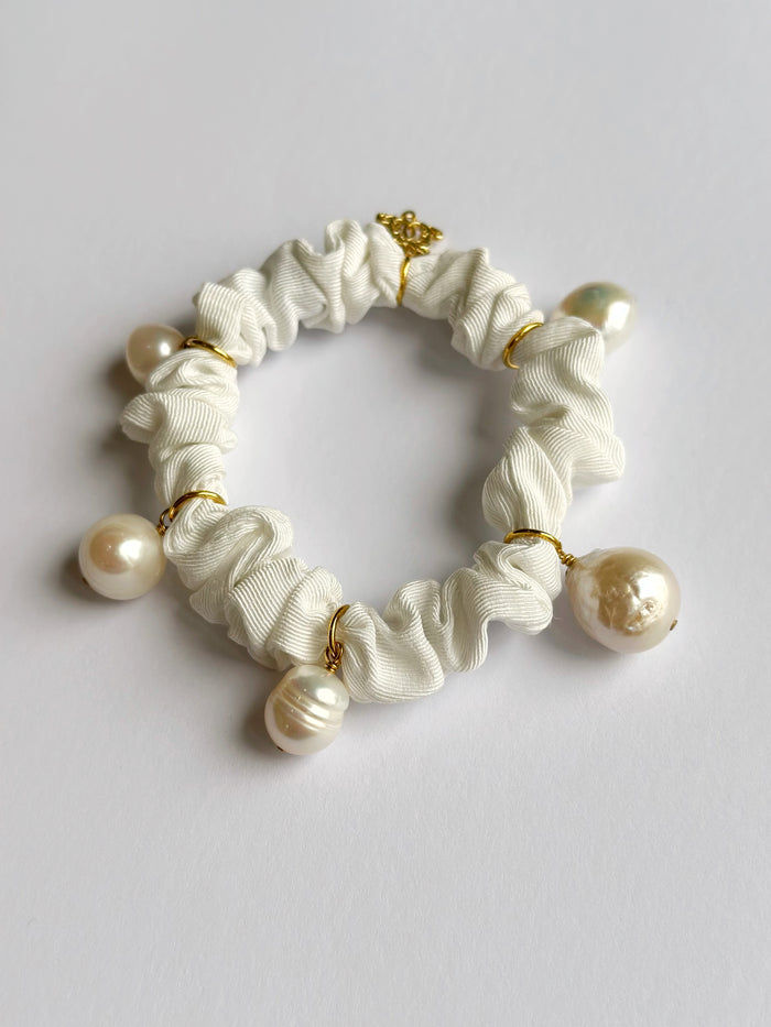 Pearl Moire Scrunchies - White