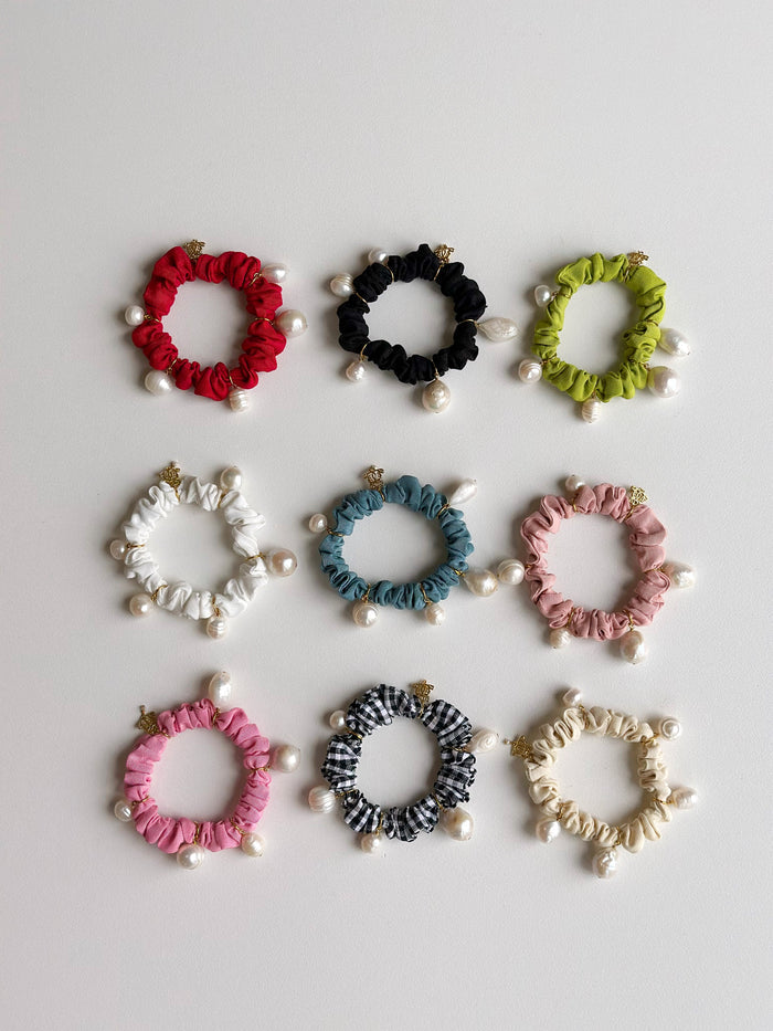 Pearl Moire Scrunchies - White