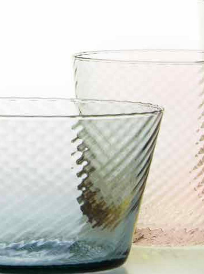 Plisse Wine Glass, Piombo/Smoke