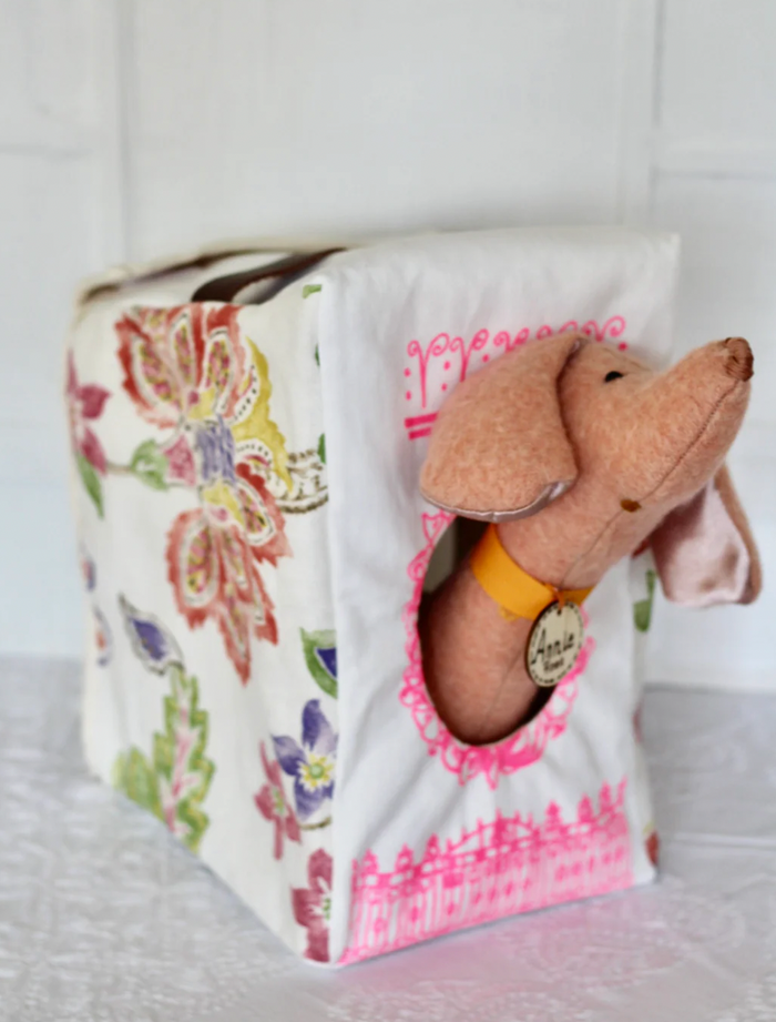Rose Brownstone Dog House Toy Bag