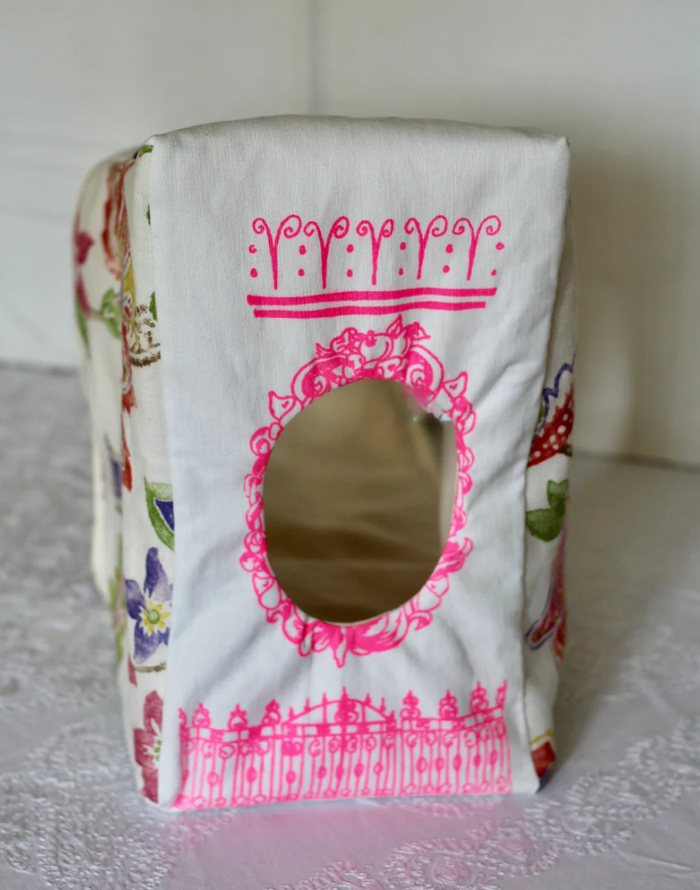 Rose Brownstone Dog House Toy Bag