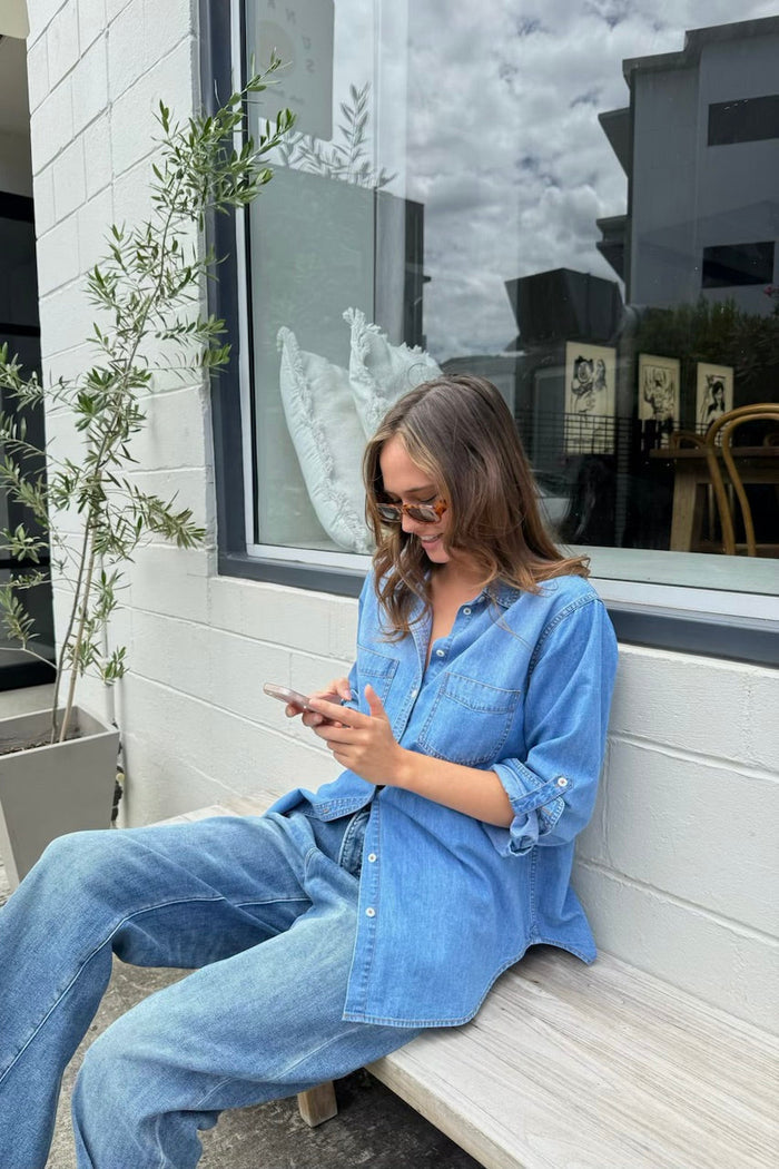 The Boyfriend Shirt - Denim