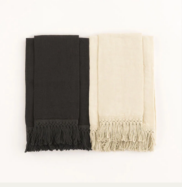 Towel set with long fringe